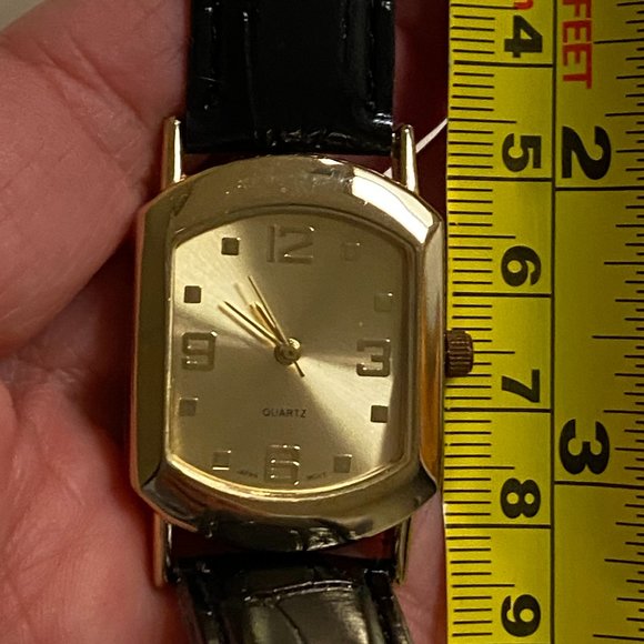 New Mens/Womens Analog Quartz Japan Movement Gold Tone Watch with New Battery - Picture 2 of 7